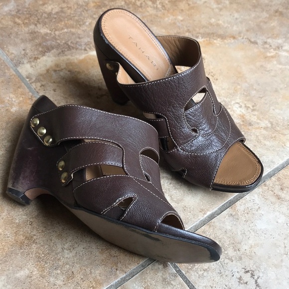 Brown heels - Picture 1 of 5